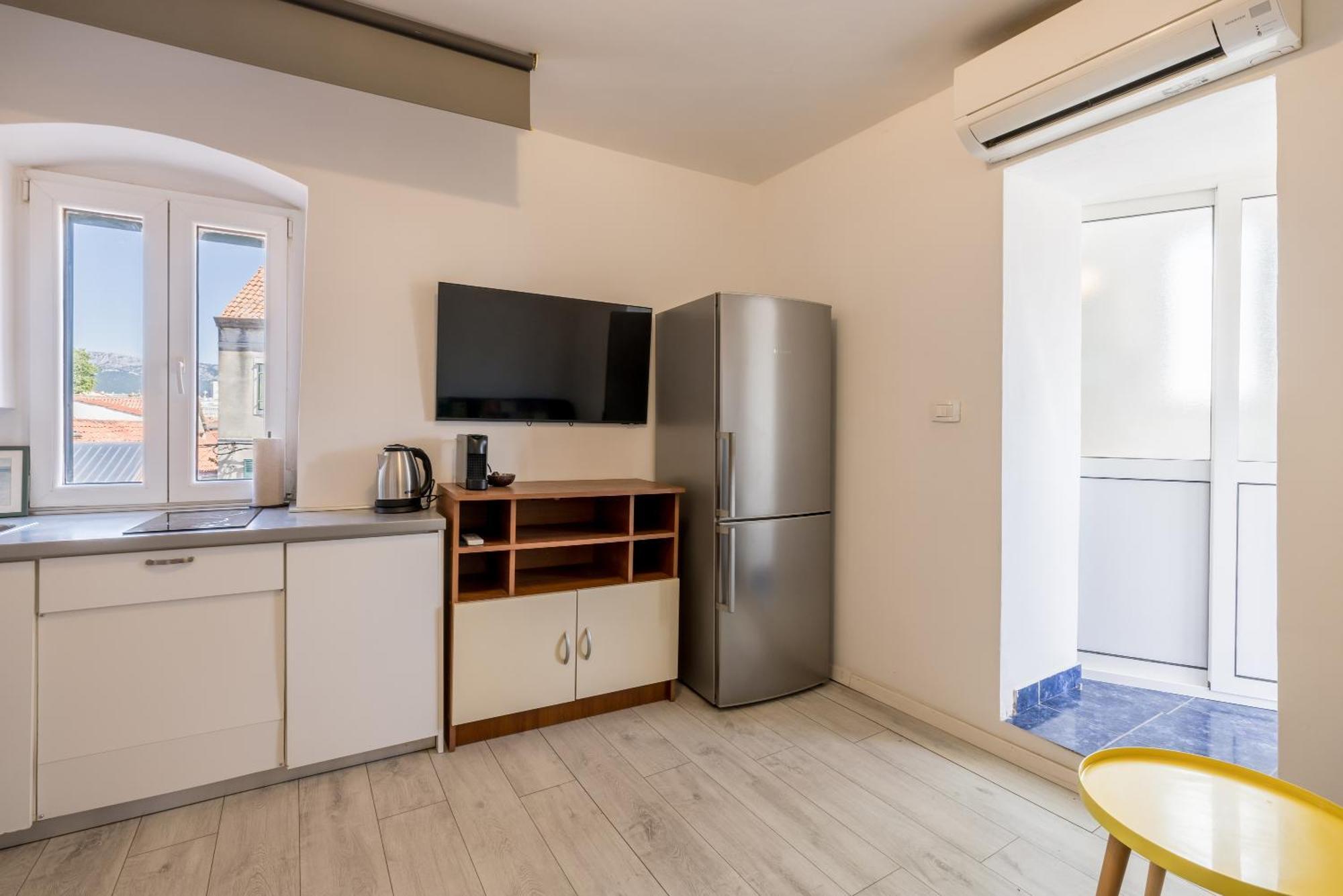 Split Central City Apartment ภายนอก รูปภาพ