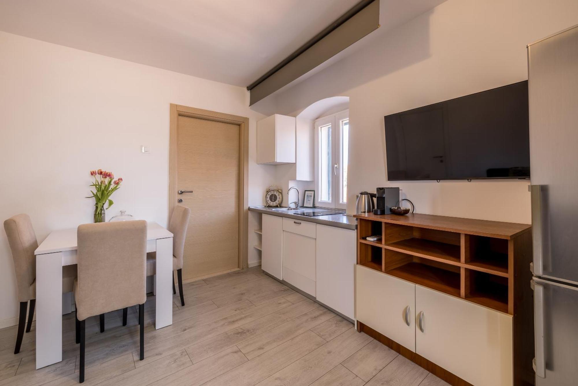 Split Central City Apartment ภายนอก รูปภาพ